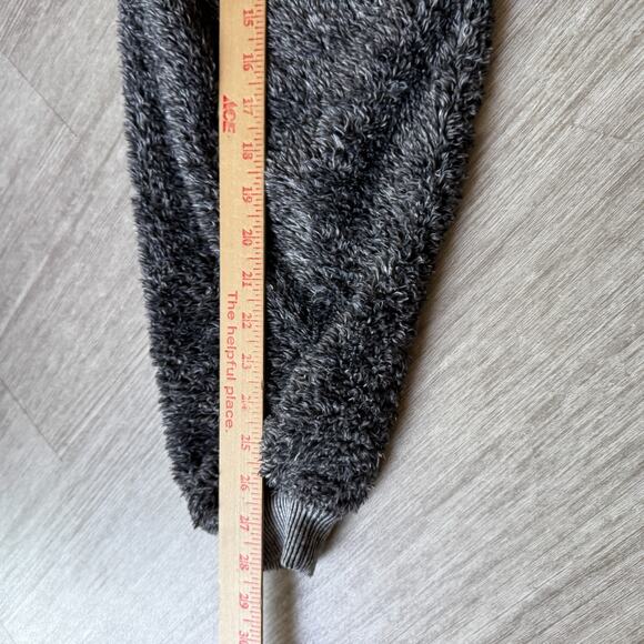 Disney Disneyland Spirit Jersey Fuzzy Sweater Adult L Gray Pullover Fleece - Picture 6 of 8